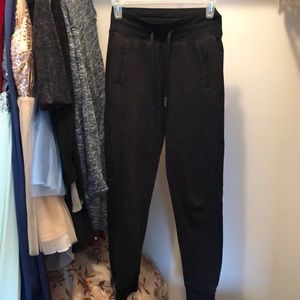 Lululemon joggers